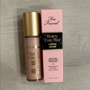 Too Faced Born This Way Super Glow Complexion Enhancer - shade Polished Petal